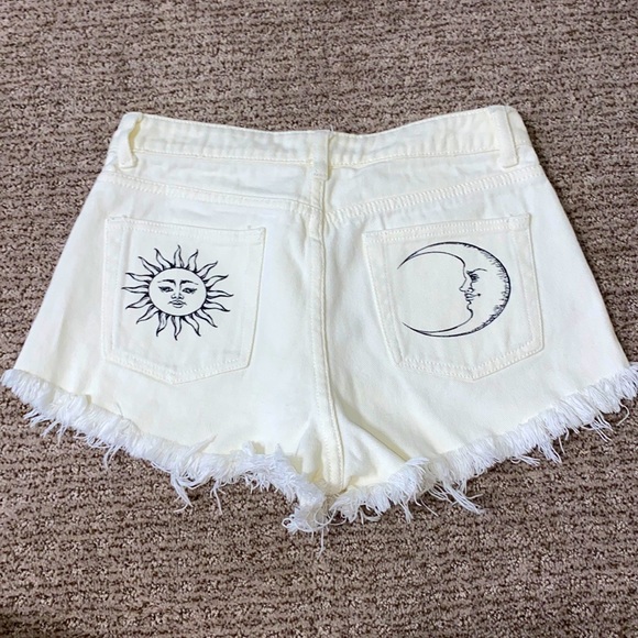 Adika white jean shorts// Medium - Picture 2 of 3